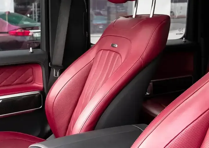 The Best Season to Rent a Porsche in Dubai