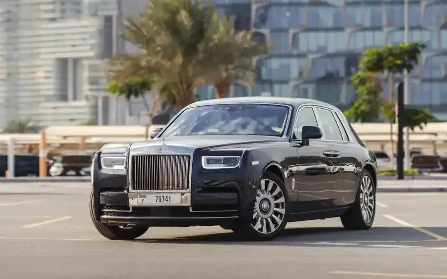 Bentley vs Lamborghini: Which One Should You Rent in Dubai?