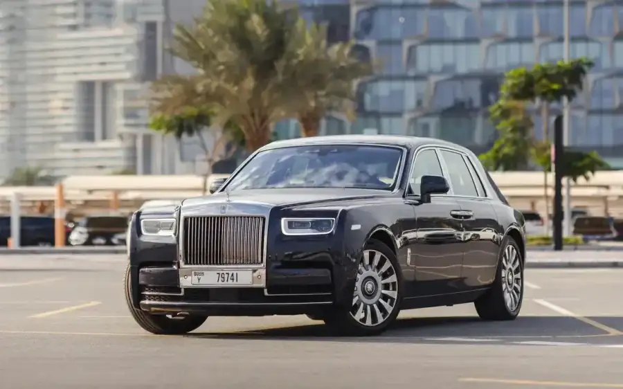 Range Rover vs Aston Martin: Which One Should You Rent in Dubai?