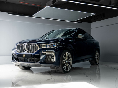 BMW X6 M50i