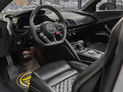 Audi R8 V10