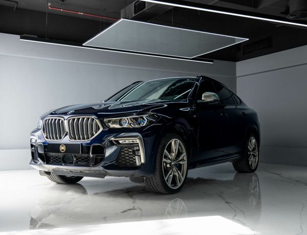 BMW X6 M50i