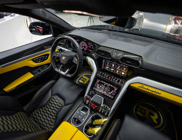 Lamborghini Urus Akrapovic