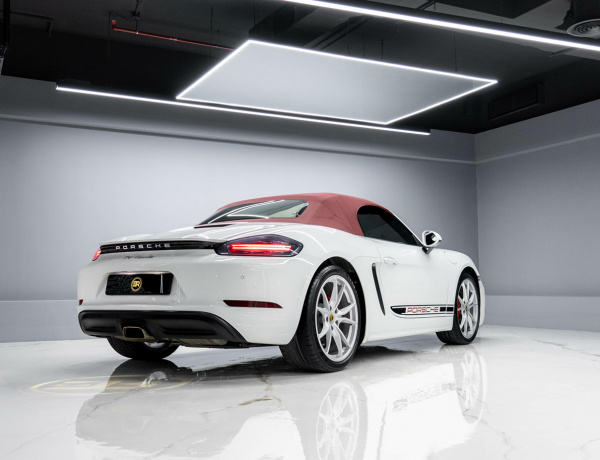 Porsche 718 Boxster