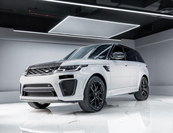 Range Rover SVR White